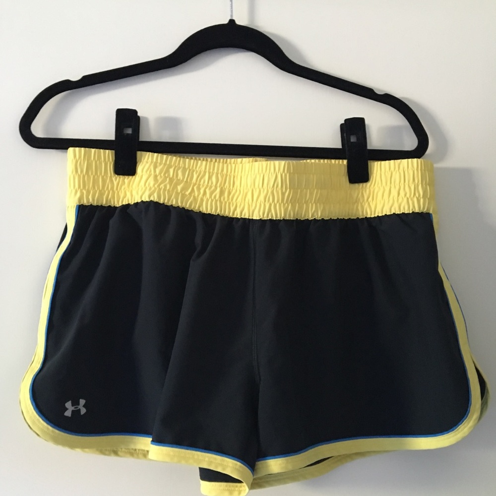 Under Armour shorts size L